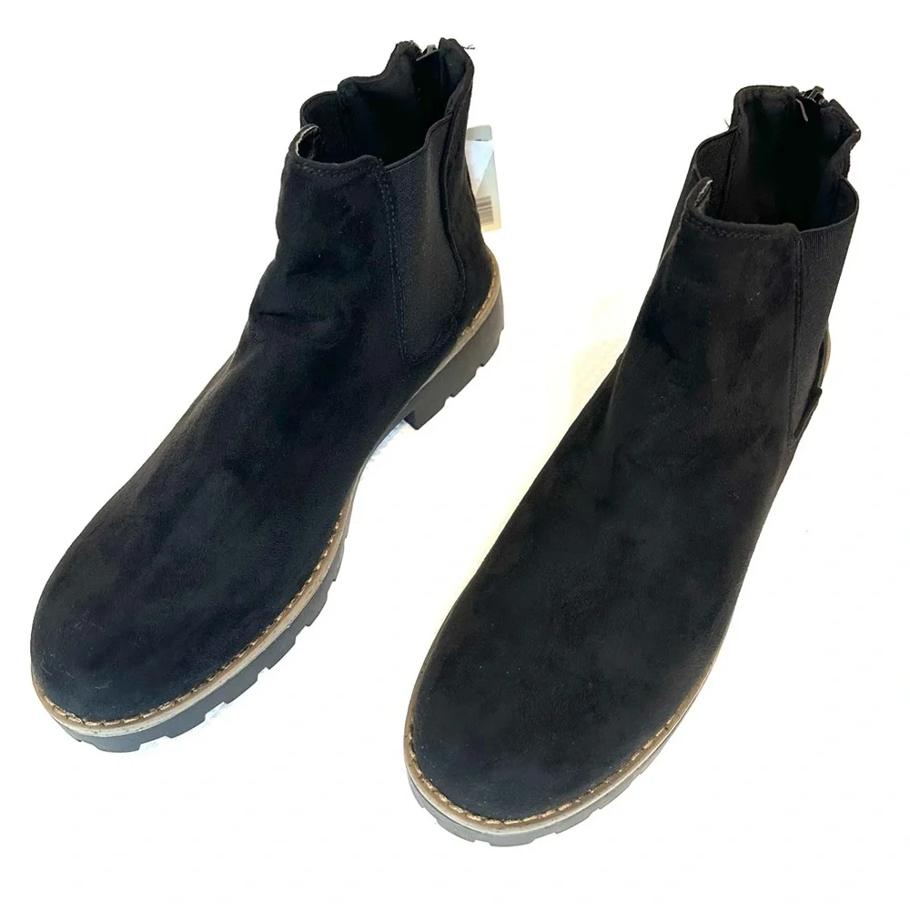 Esprit W-9M Black Ankle Boots Faux Suede Chunky Treaded Sole‎ NWT